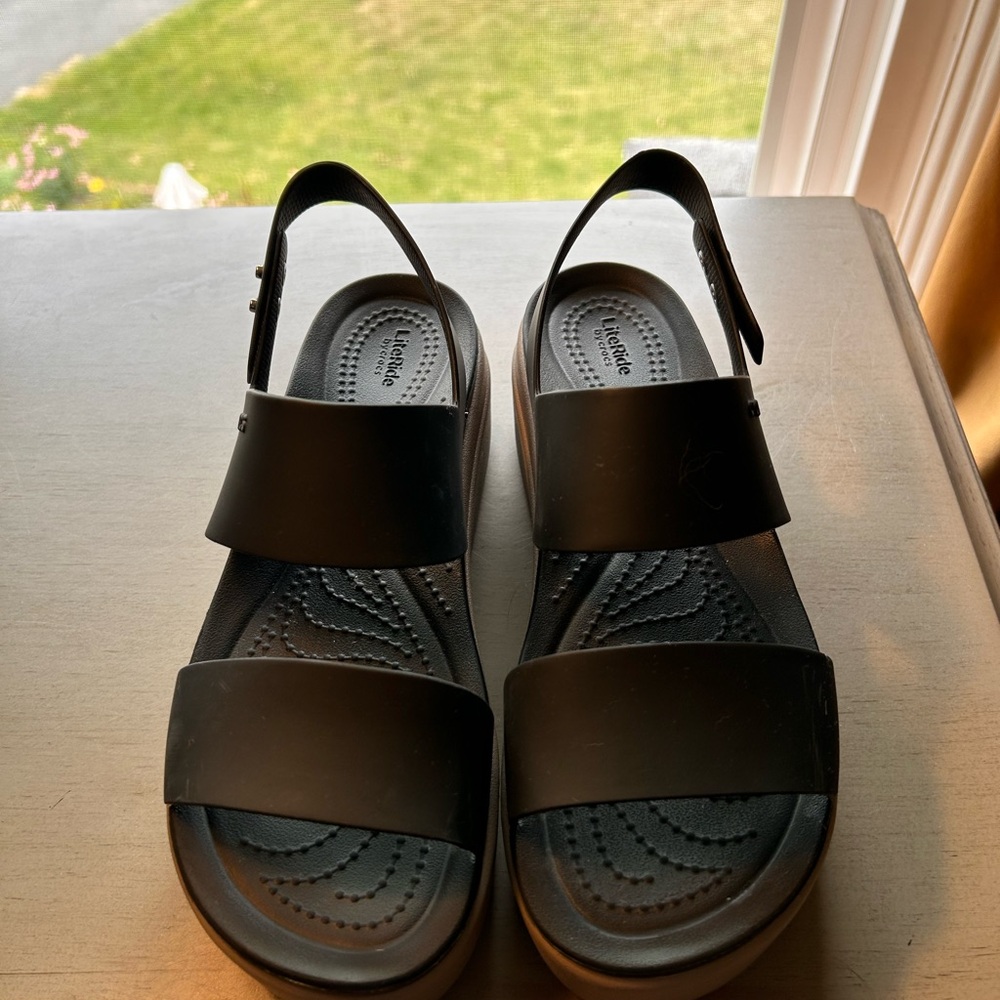 Crocs Brooklyn Black Strappy Sandals